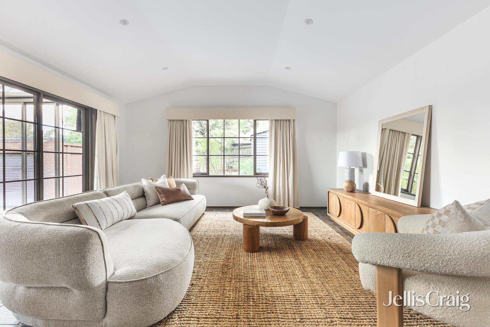 2 Wooded Way, Montmorency image 3