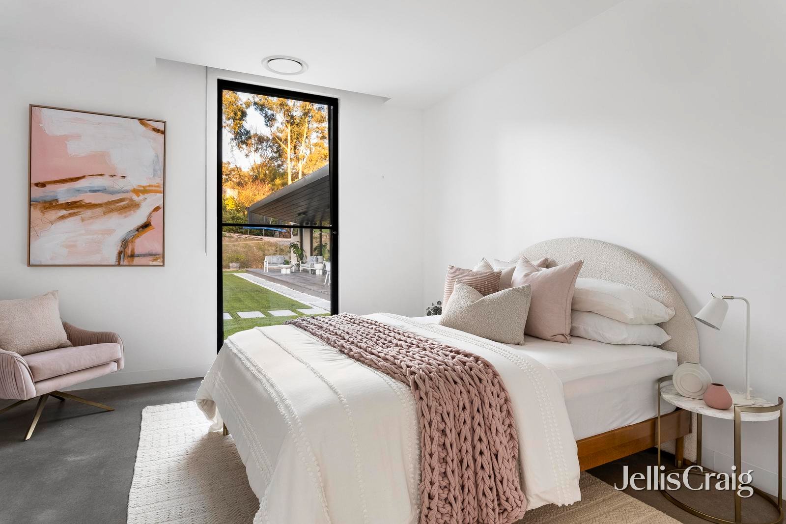 2 Woodlands Close, Park&nbsp;Orchards image 15
