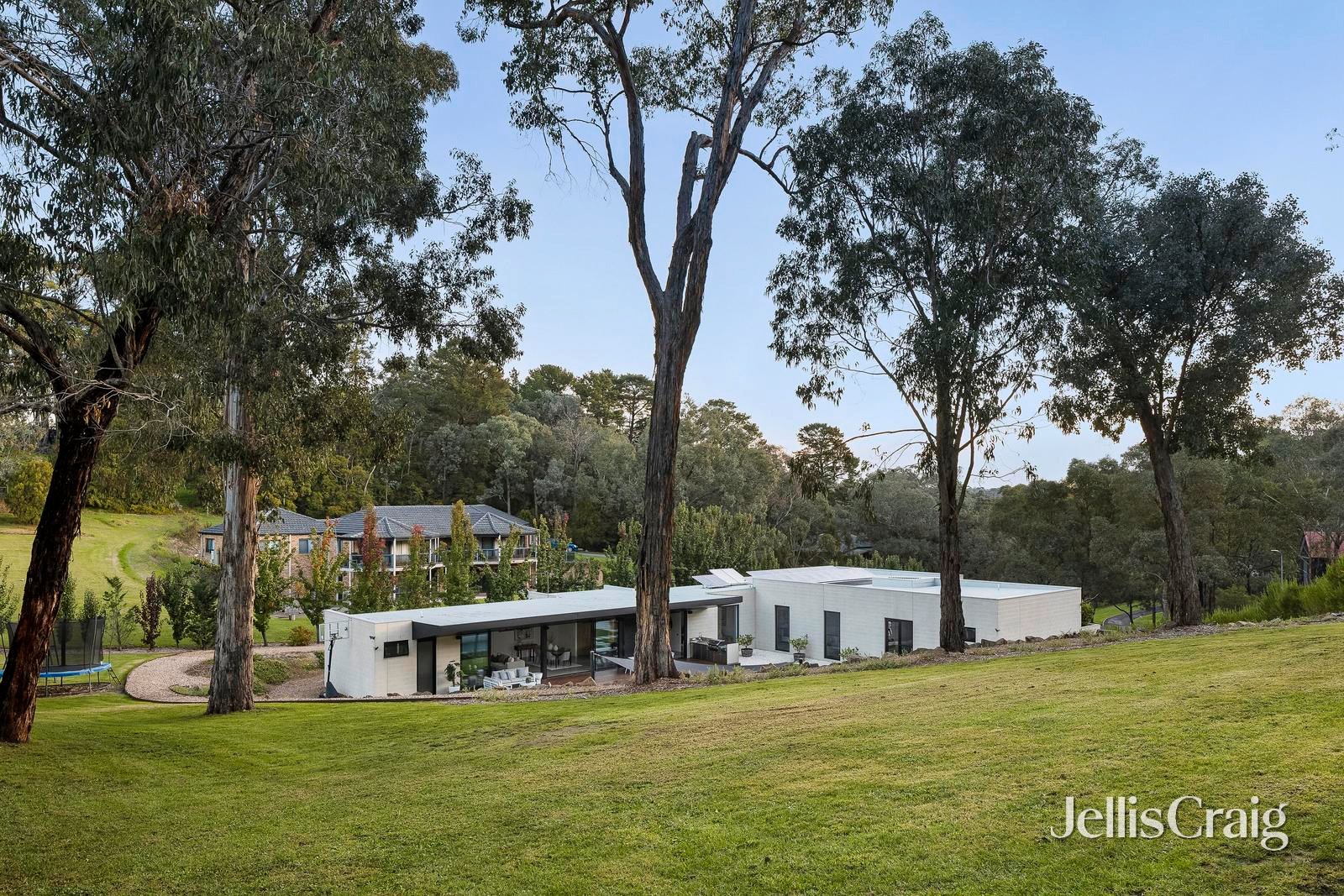 2 Woodlands Close, Park&nbsp;Orchards image 26
