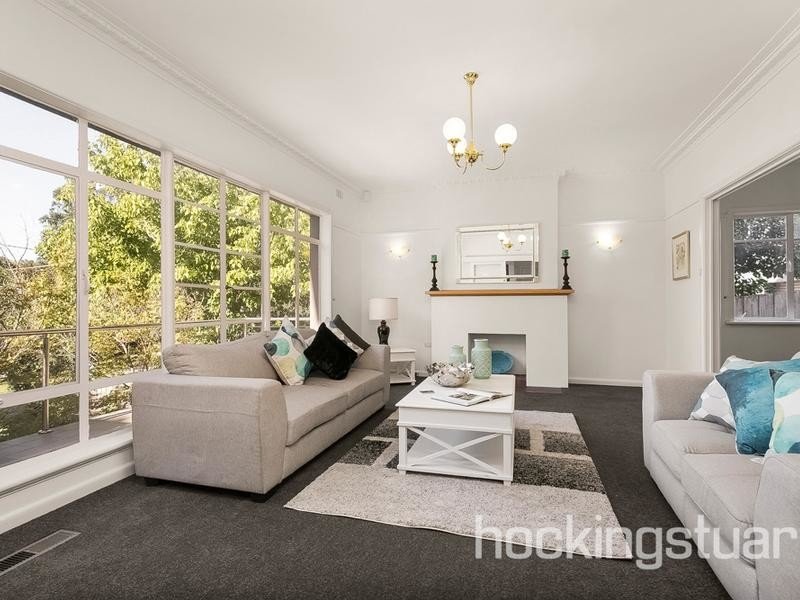 2 Wynyard Crescent, Balwyn North image 3