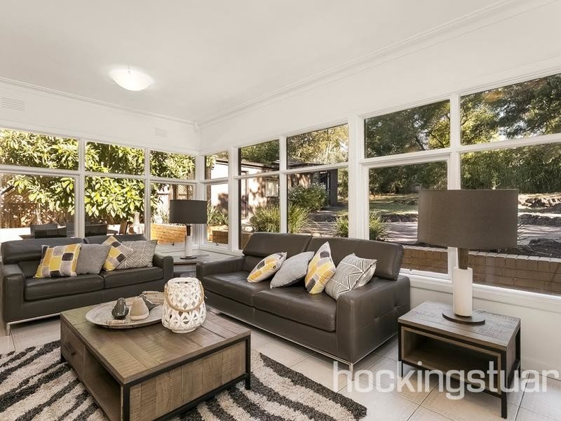 2 Wynyard Crescent, Balwyn North image 4