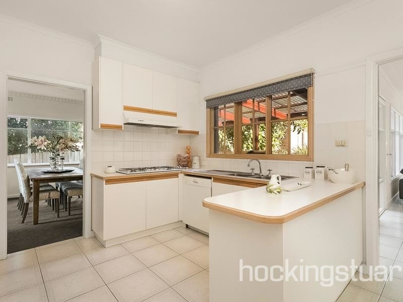 2 Wynyard Crescent, Balwyn North image 7