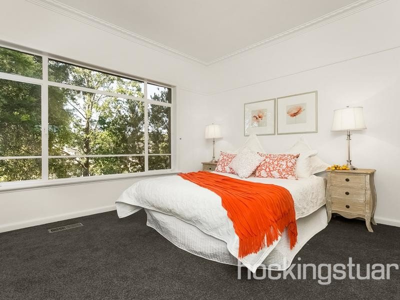 2 Wynyard Crescent, Balwyn North image 8