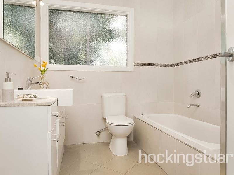 2 Wynyard Crescent, Balwyn North image 10