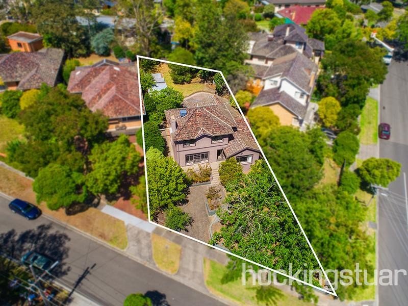 2 Wynyard Crescent, Balwyn North image 12