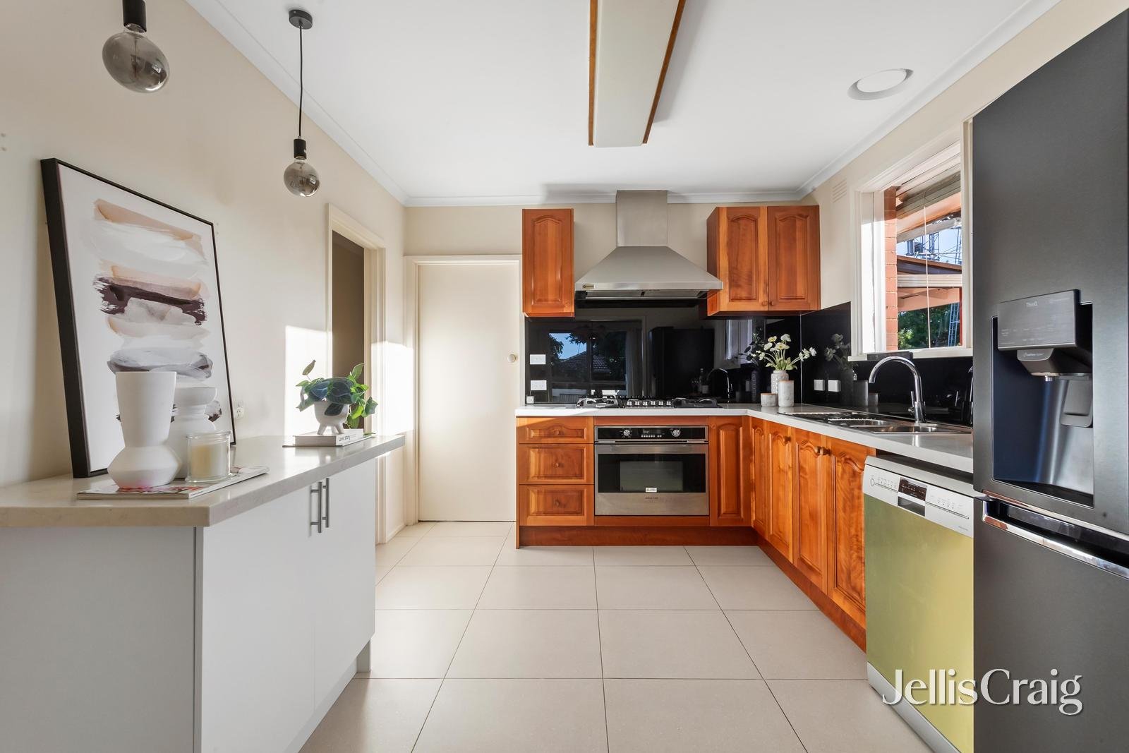 2 Wyuna Court, Bentleigh image 5