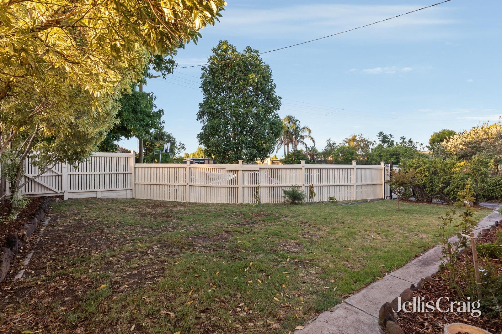 2 Wyuna Court, Bentleigh image 13