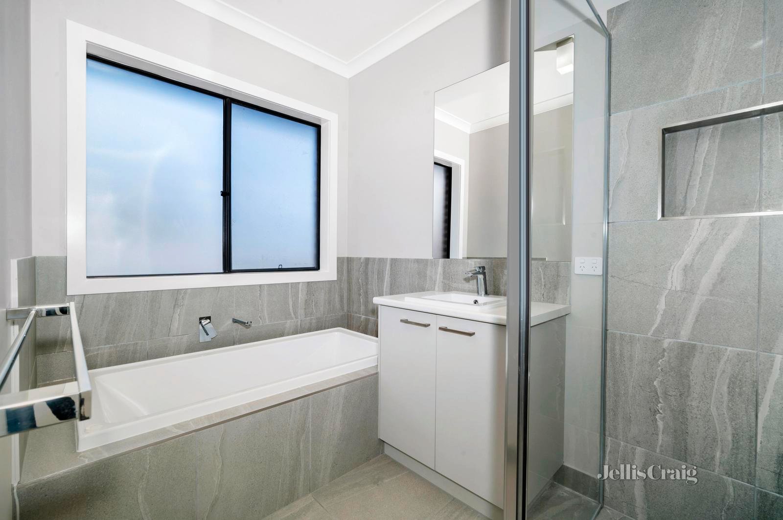 20 Adrianus Street, Alfredton image 6