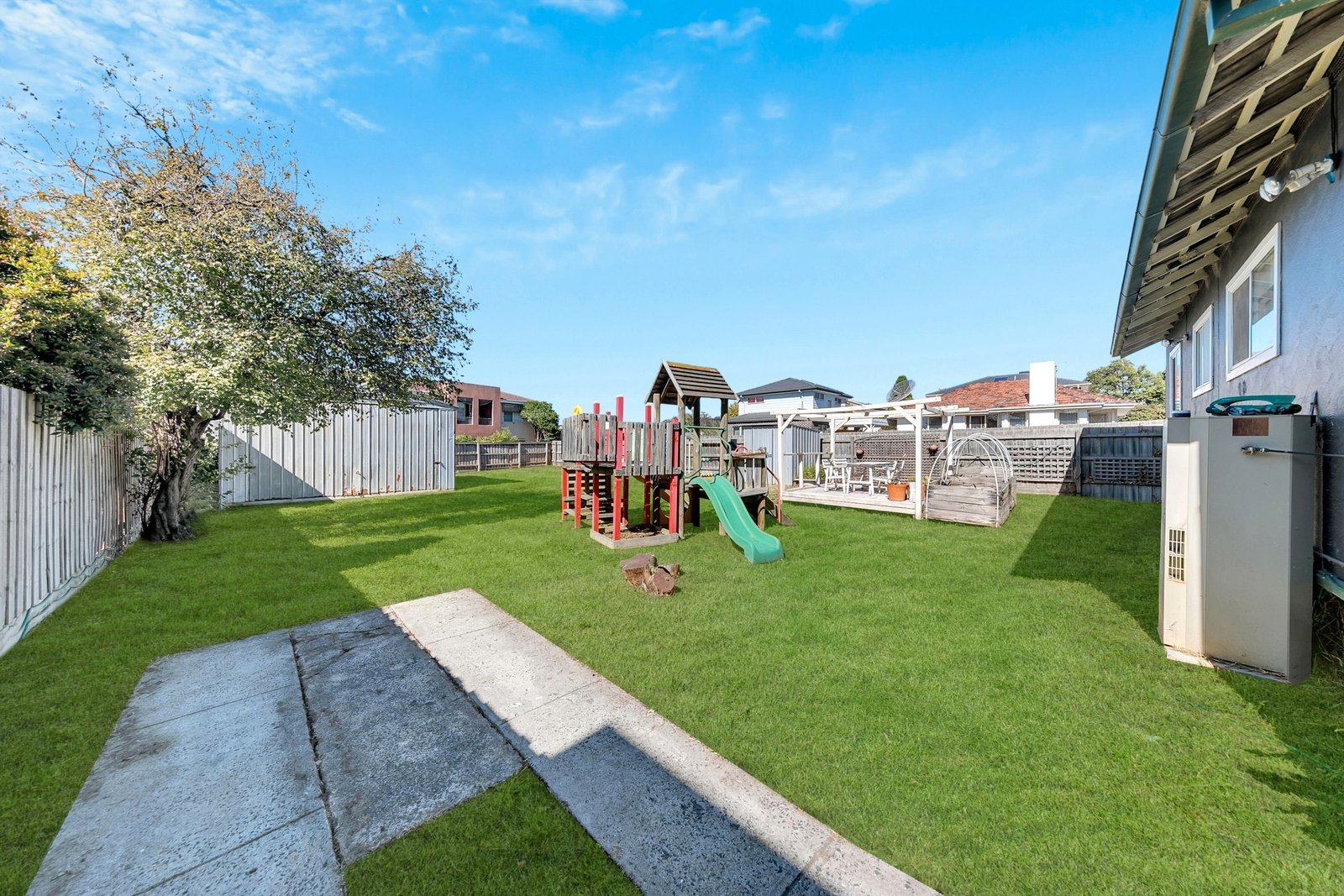 Property Gallery Thumbnail 9
