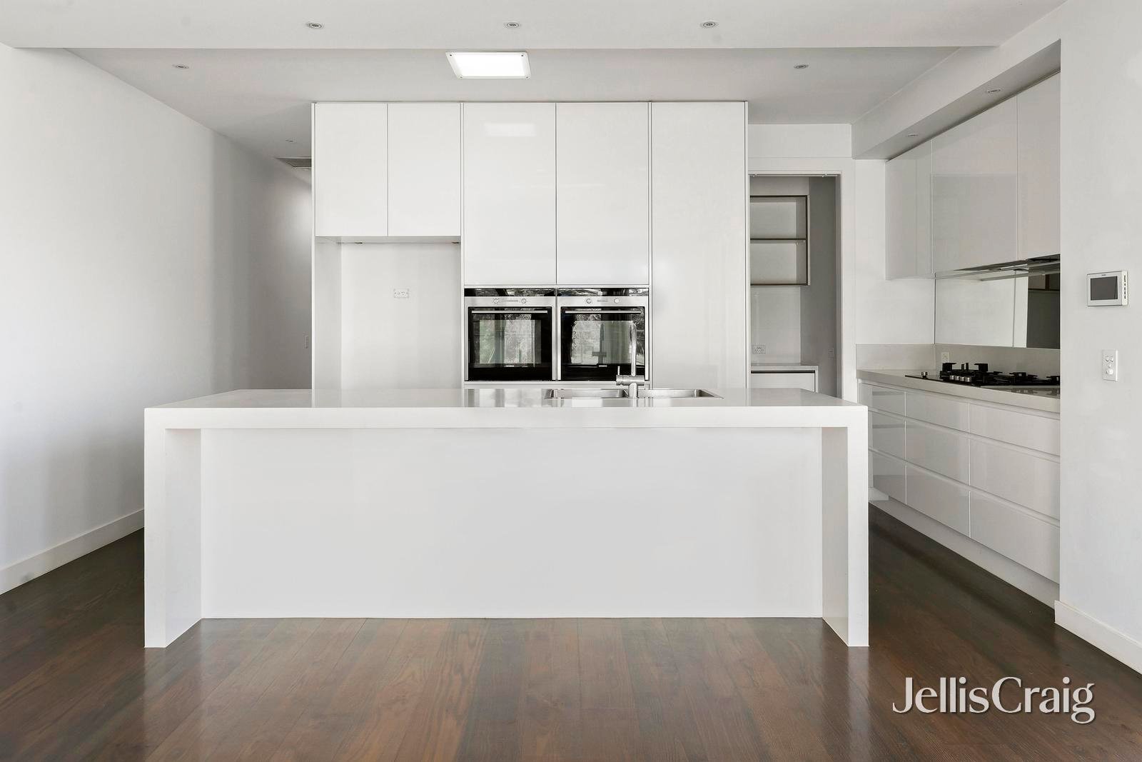 20 Angler Parade, Ascot&nbsp;Vale image 6