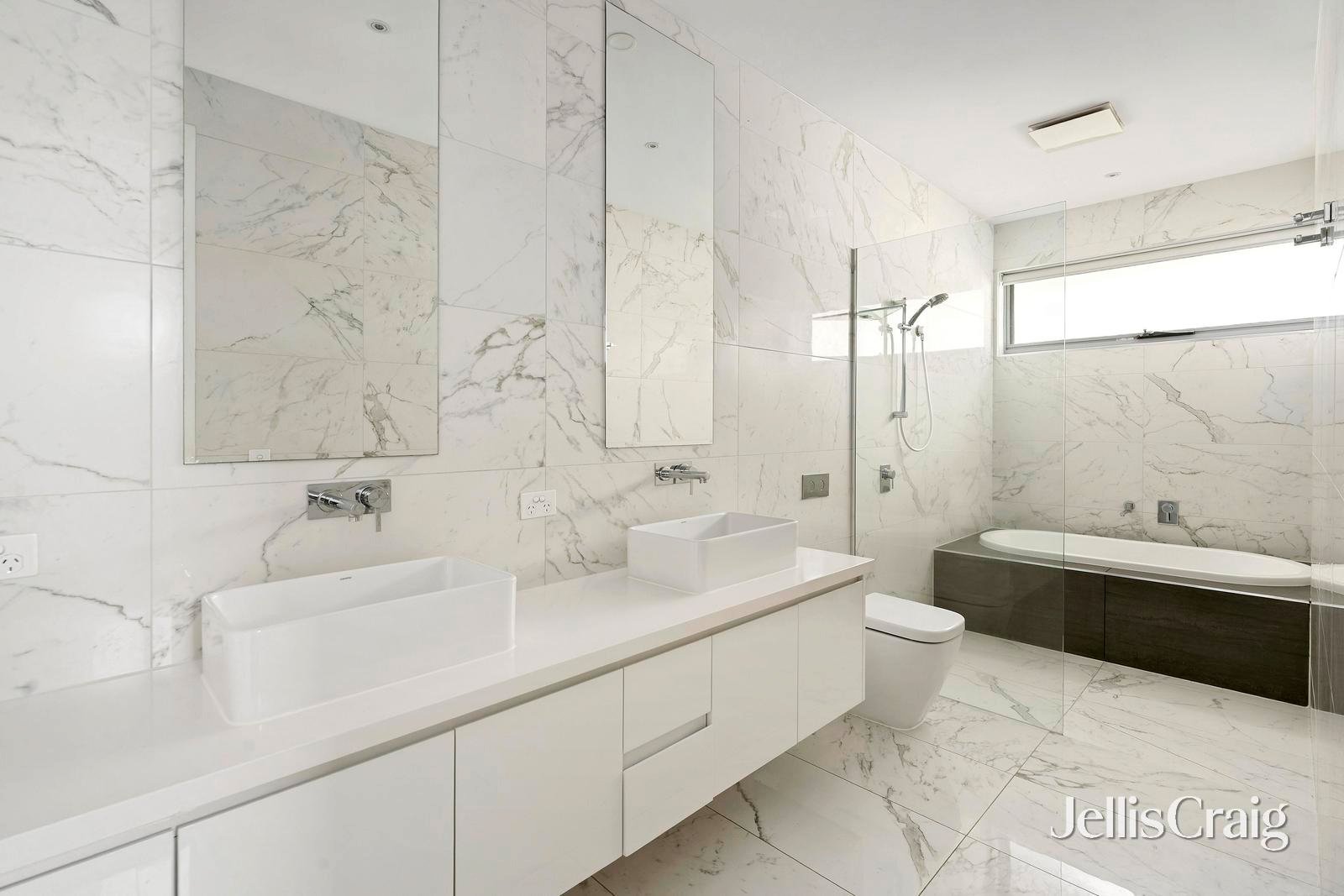 20 Angler Parade, Ascot&nbsp;Vale image 9