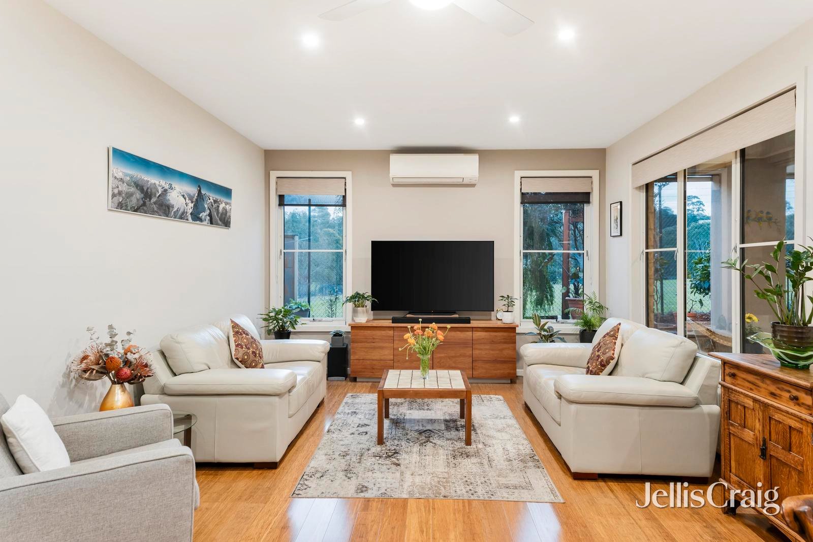 20 Auburn Grove, Croydon South image 4
