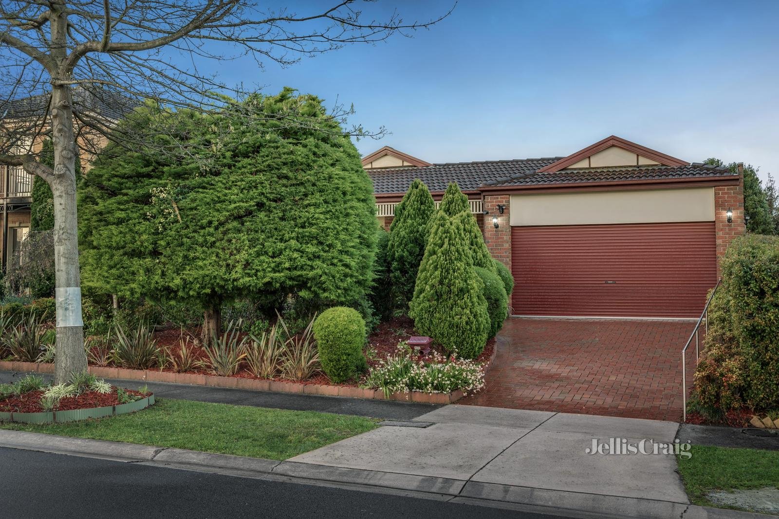 20 Avendon Boulevard, Glen Waverley image 1