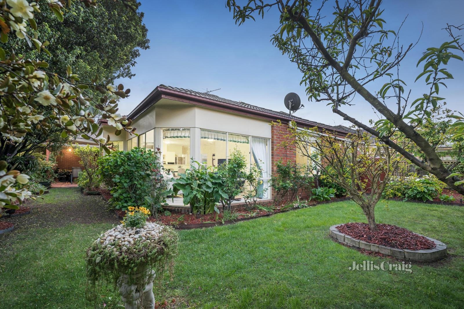 20 Avendon Boulevard, Glen Waverley image 12