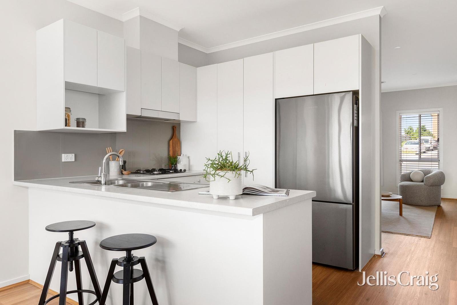 20 Balerno Circle, Gowanbrae image 3