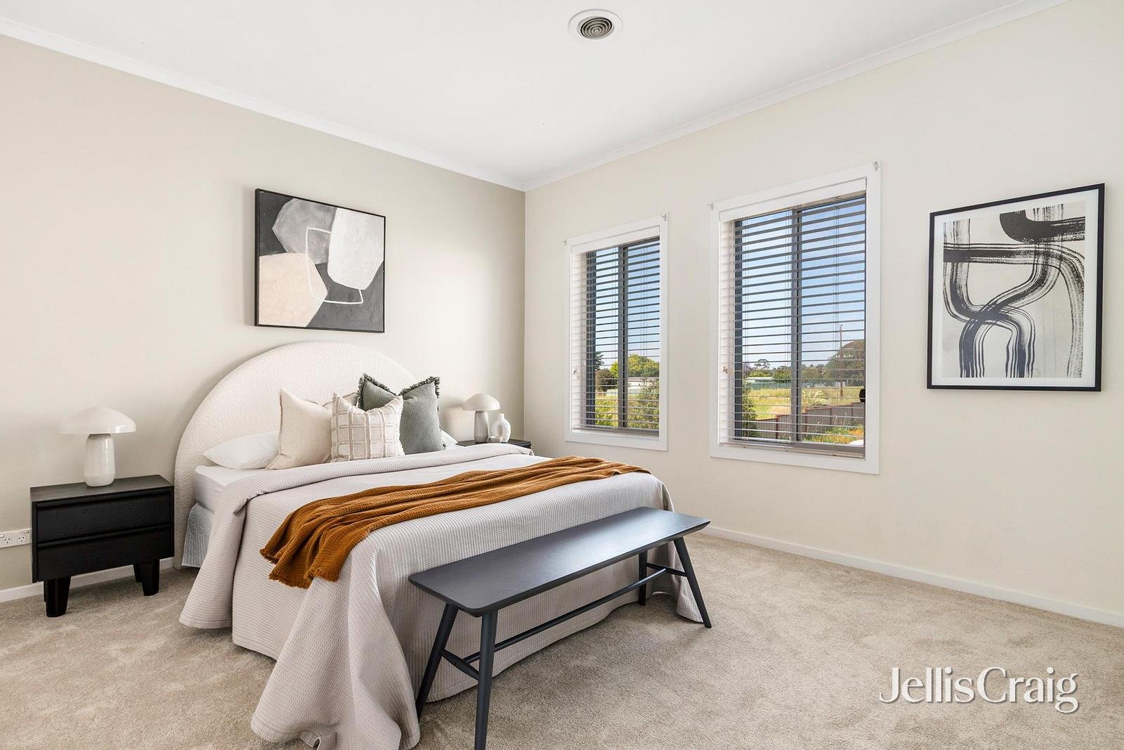 20 Balerno Circle, Gowanbrae image 5