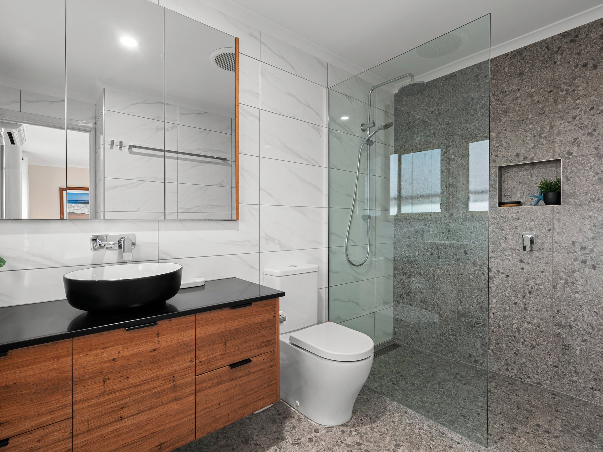 Property Gallery Thumbnail 9