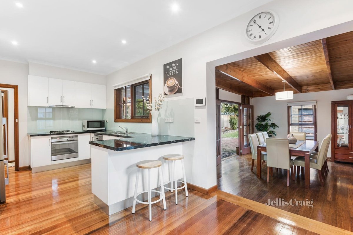 20 Barrington Street, Bentleigh East image 4