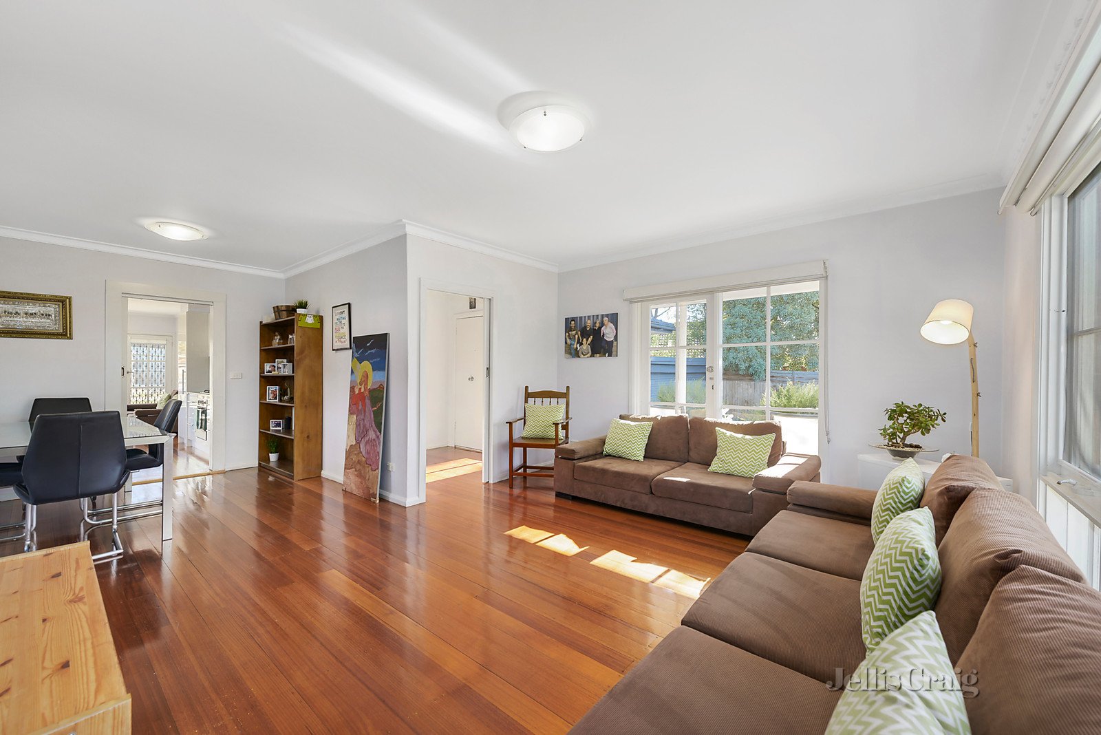 20 Benwerrin Drive, Burwood East image 2