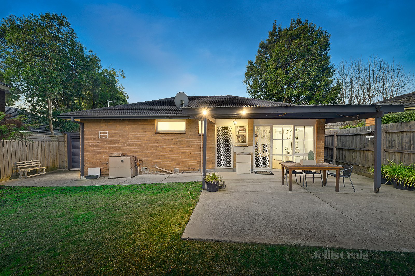 20 Benwerrin Drive, Burwood East image 10