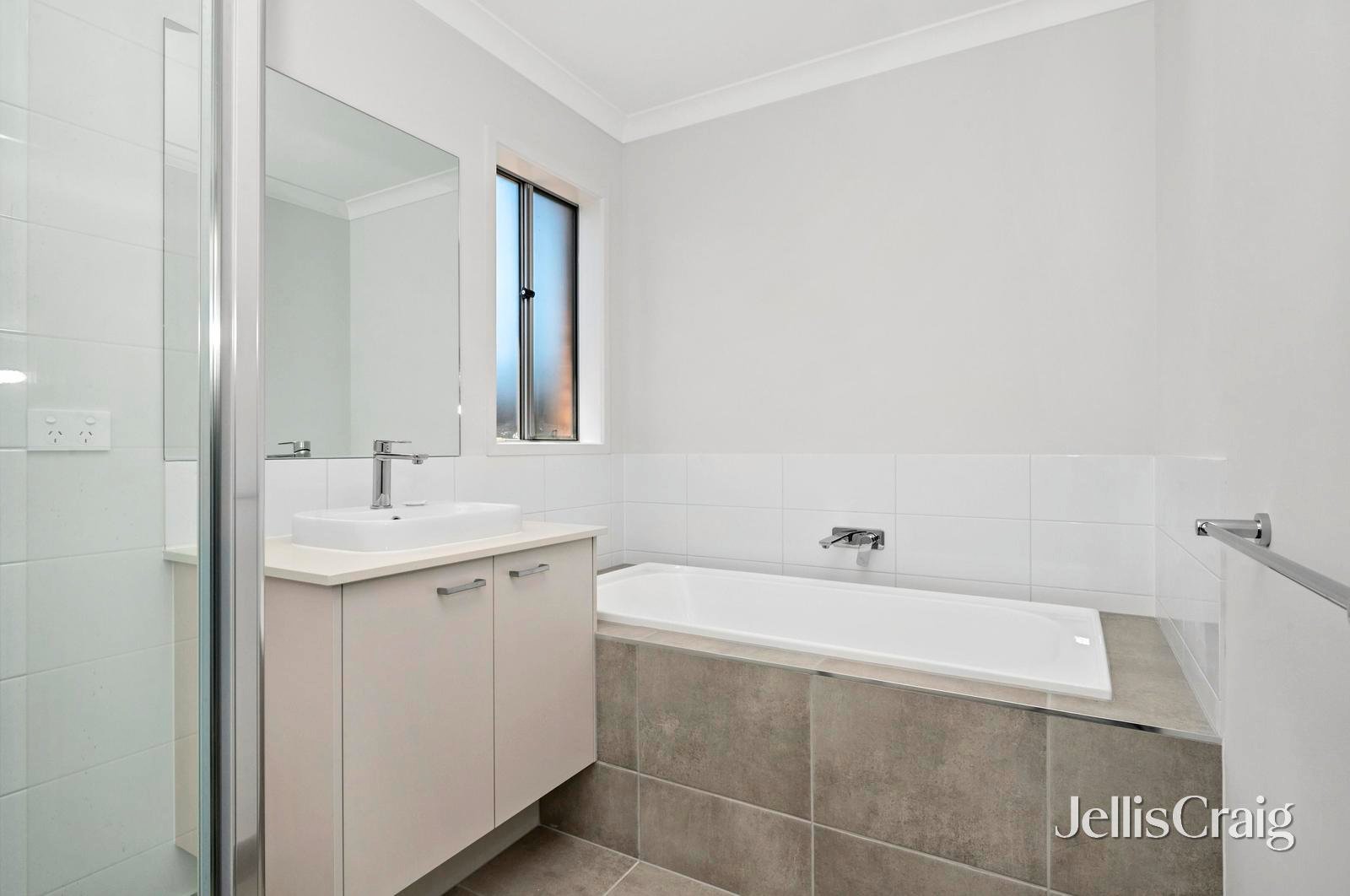 20 Brewster Street, Alfredton image 6