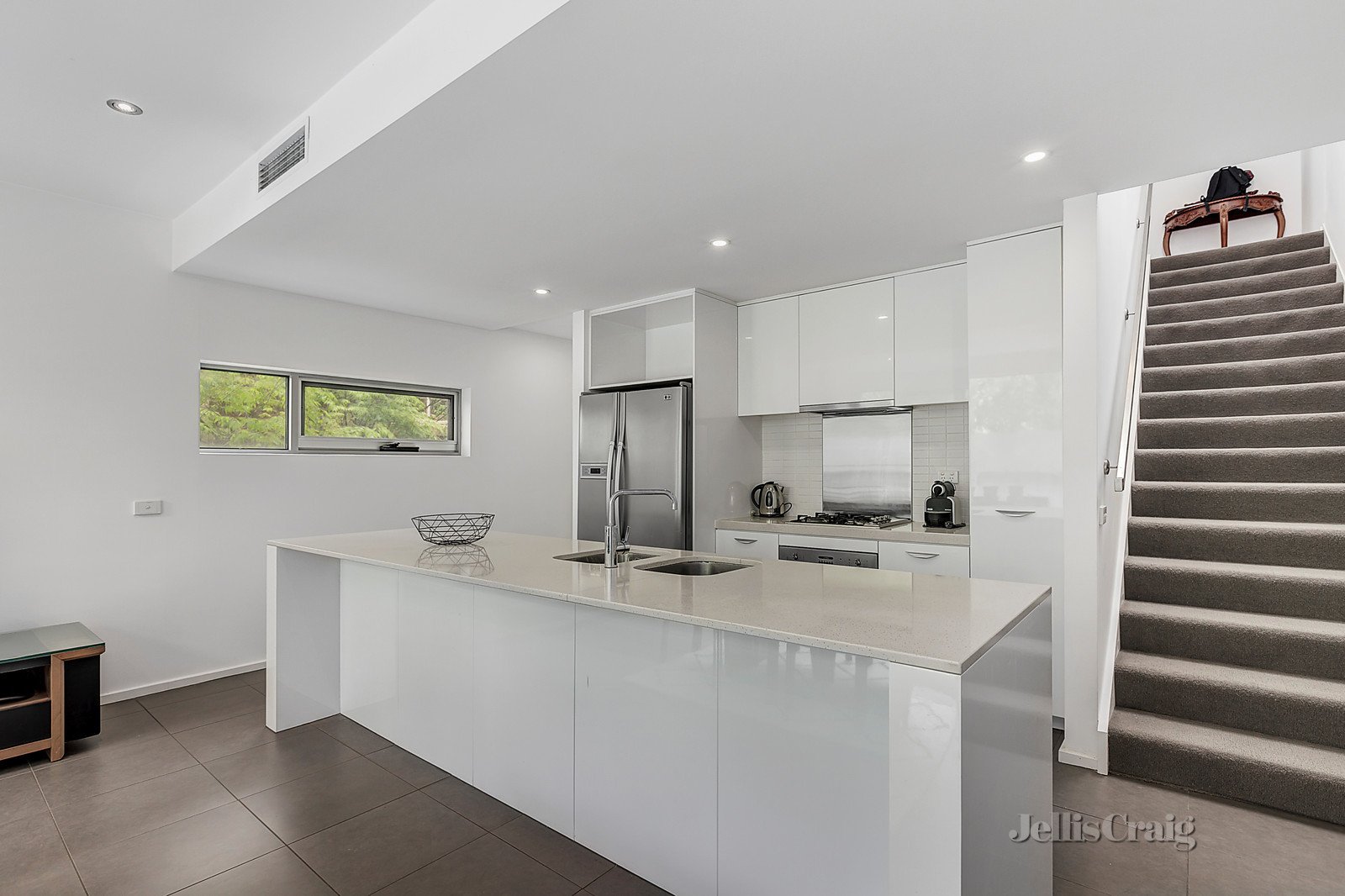 20 Cade Square, Parkville image 6