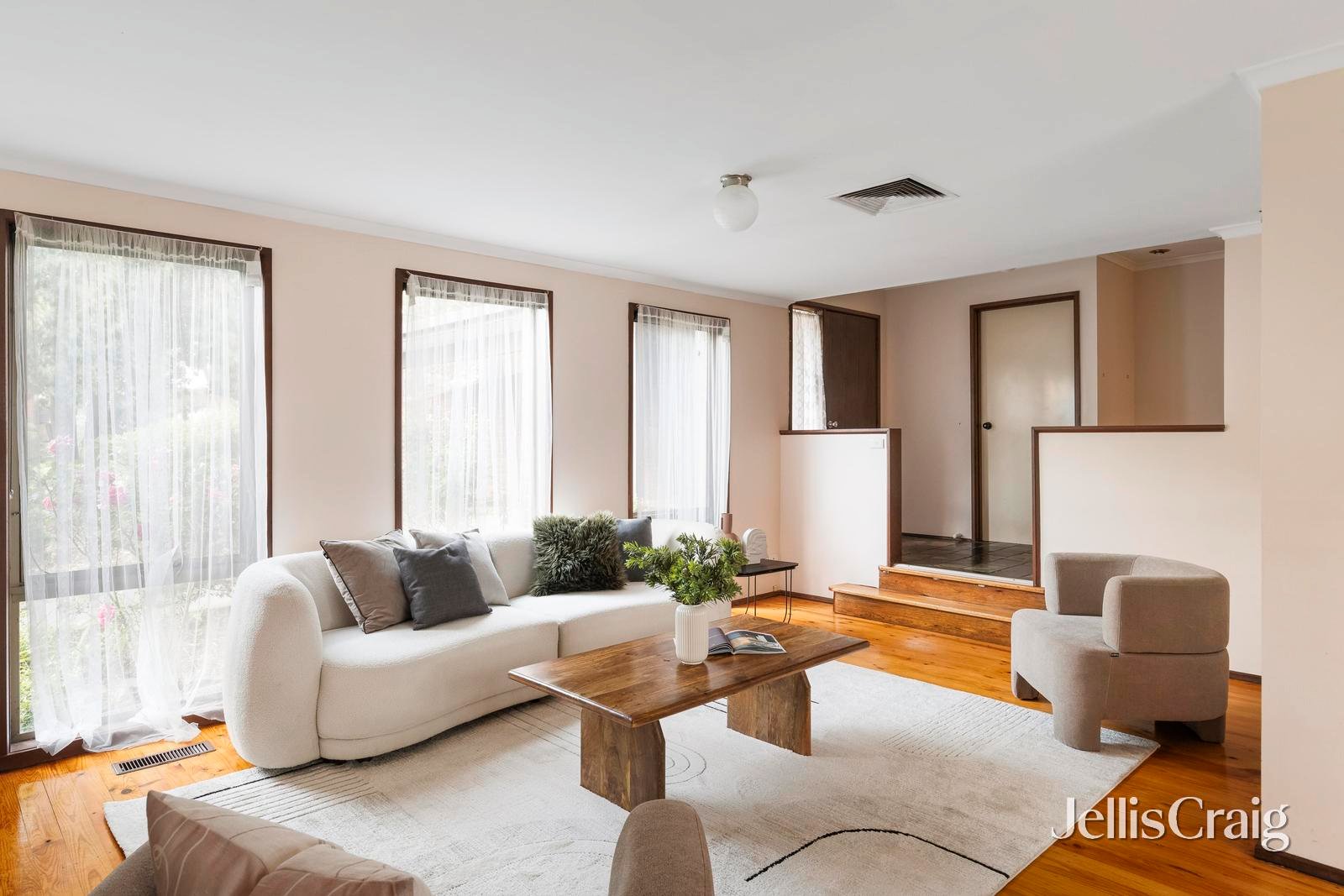 20 Calendonia Drive, Eltham North image 2