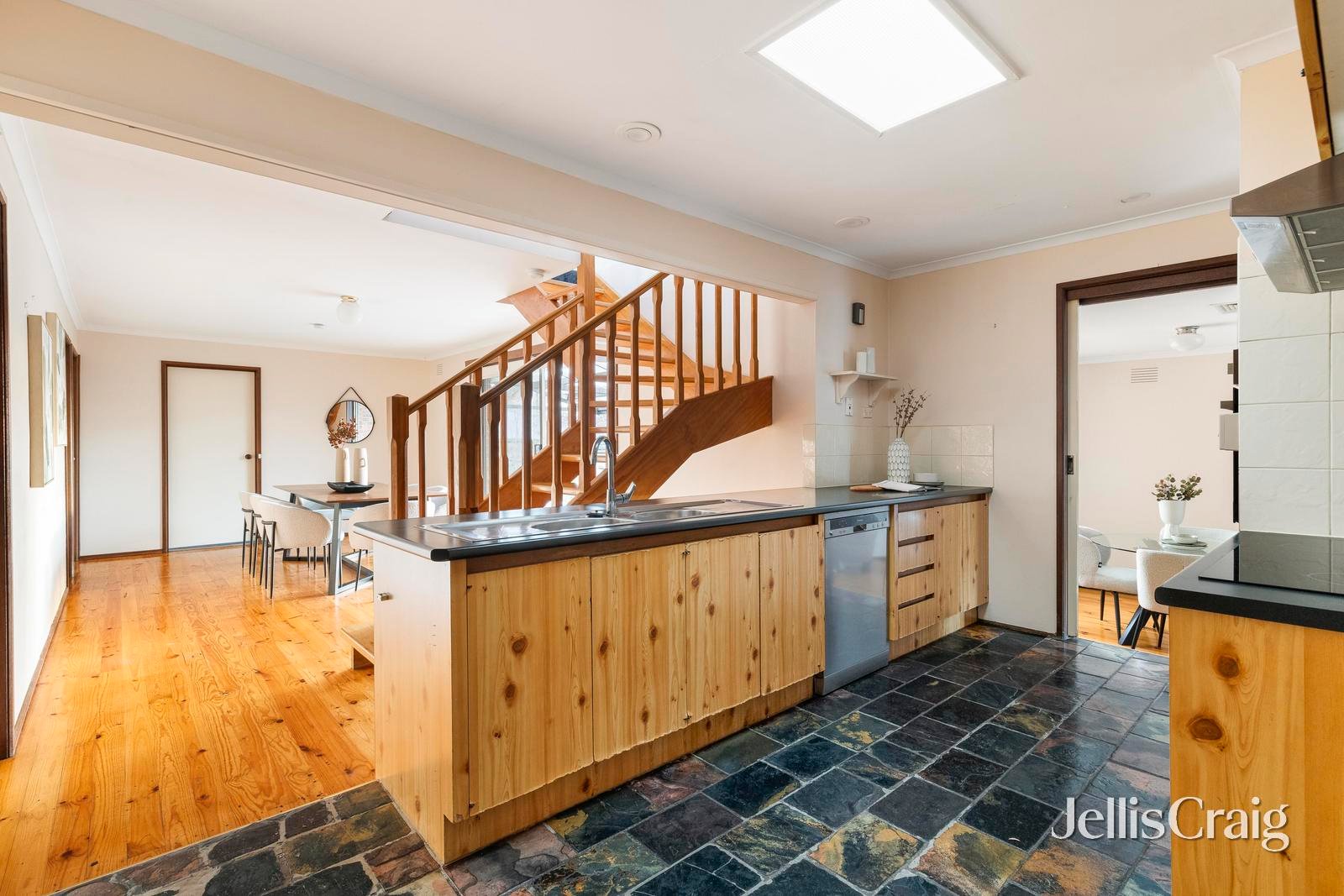 20 Calendonia Drive, Eltham North image 5