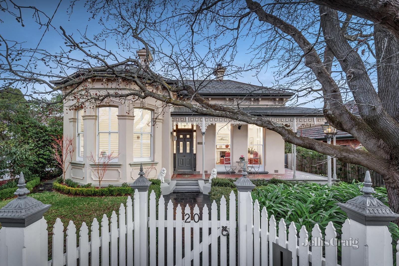 20 Canterbury Road, Camberwell image 1