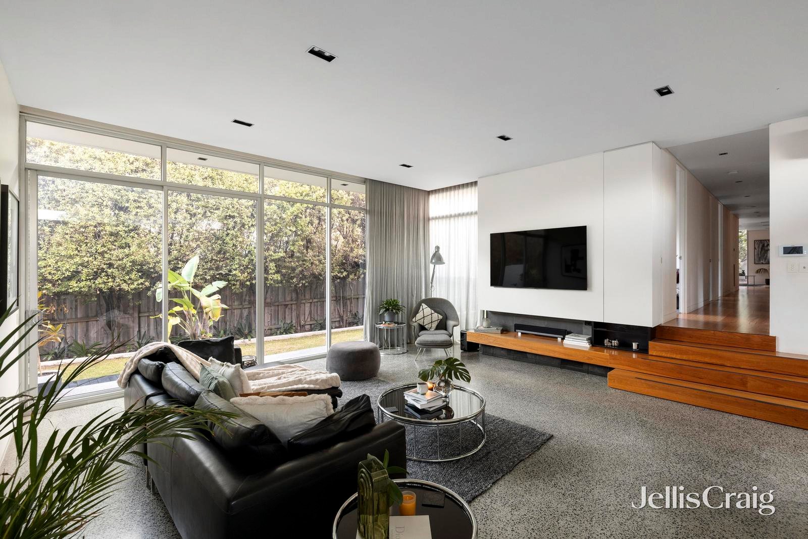 20 Carinya Road, Bentleigh East image 2