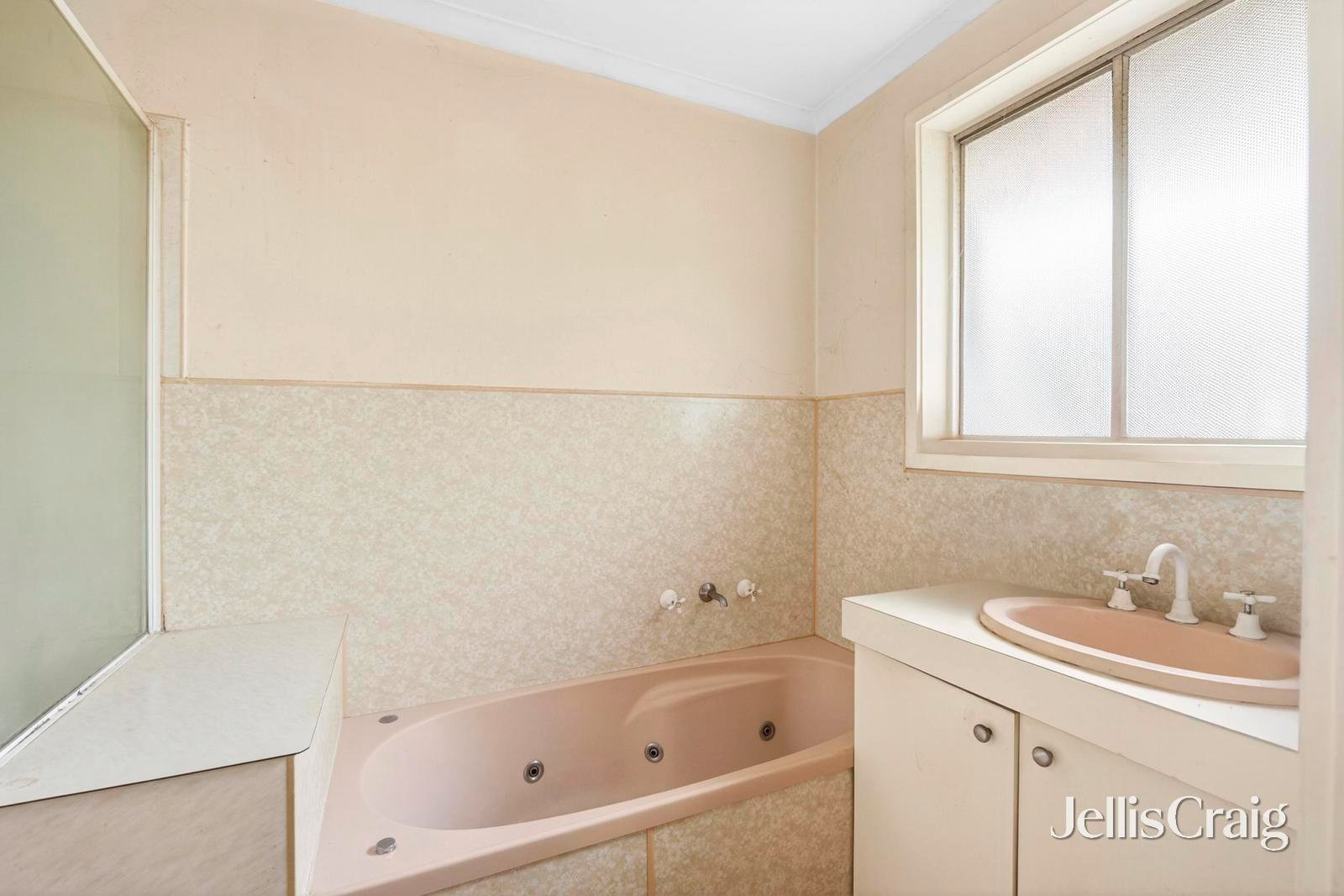 20 Carmarthen Drive, Corio image 4