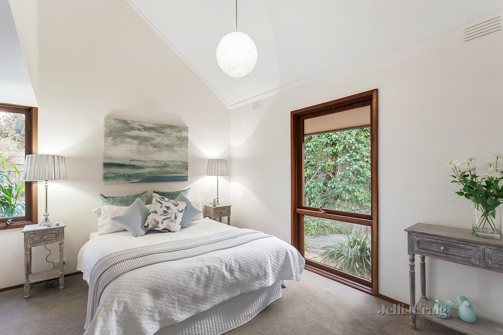 20 Carron Street, Balwyn North image 5