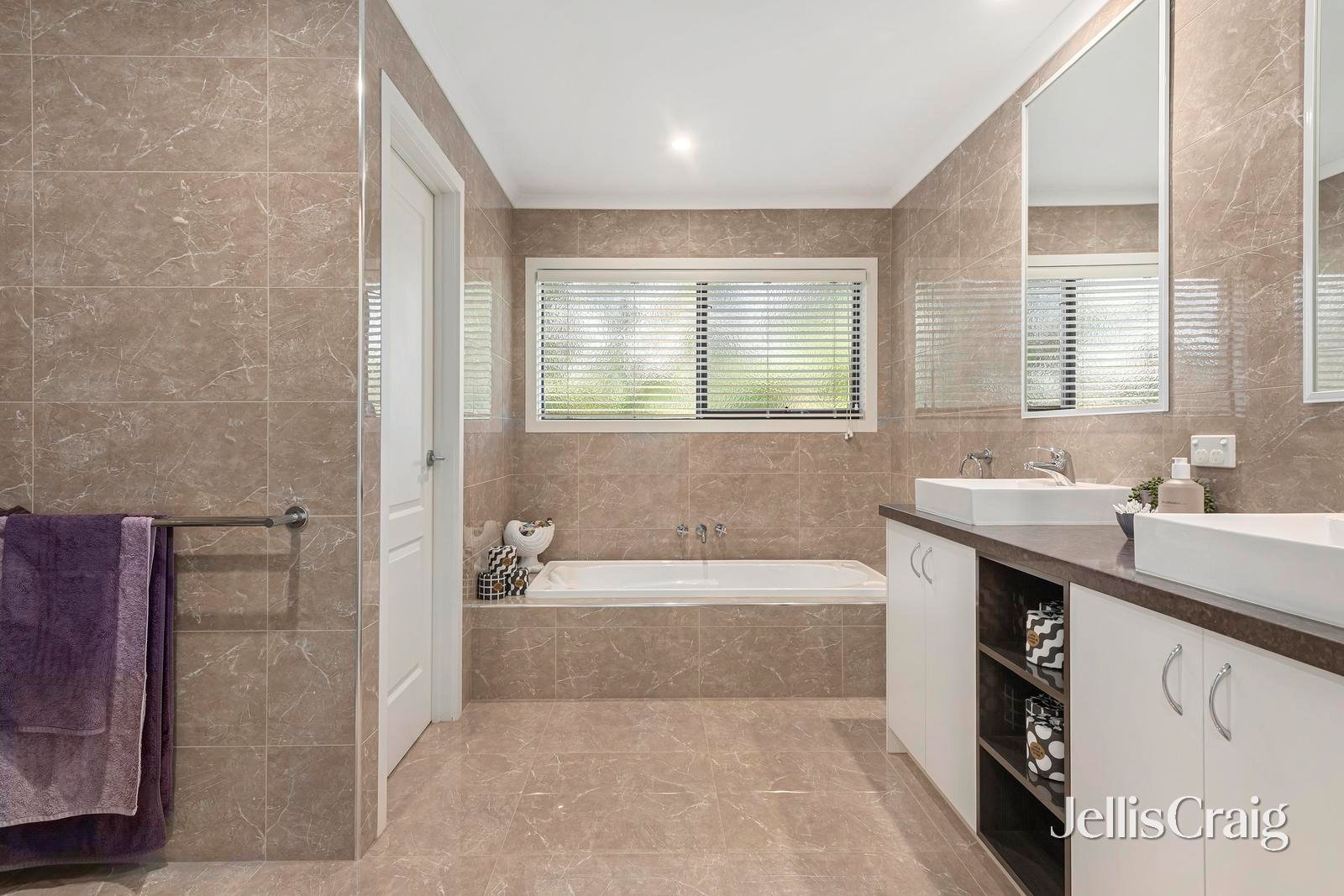 20 Cheeseman Street, Croydon image 12