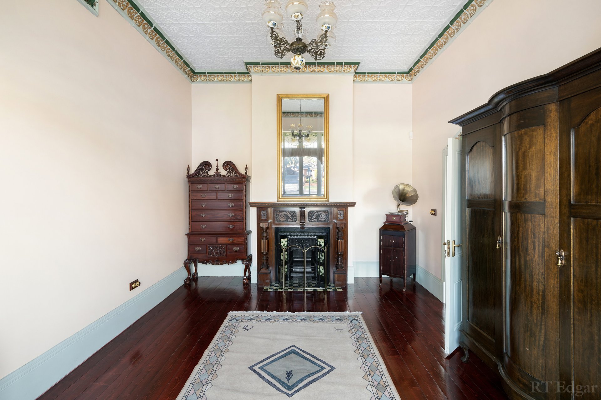 Property Gallery Thumbnail 16