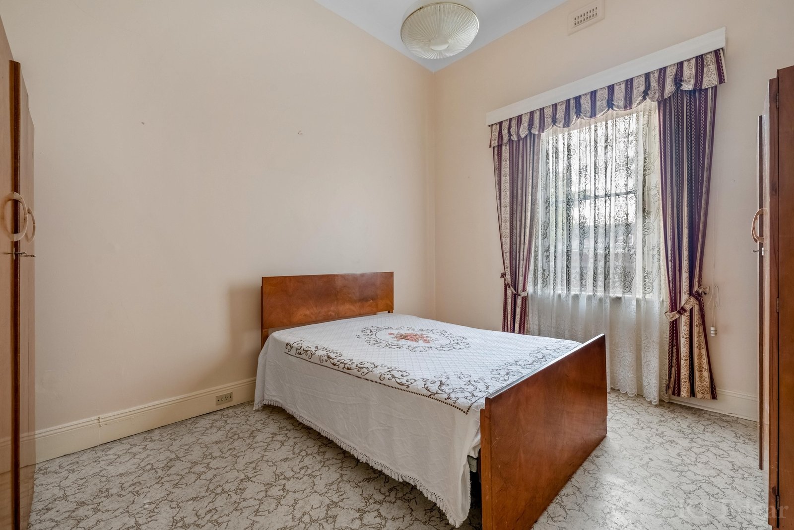 Property Gallery Thumbnail 8