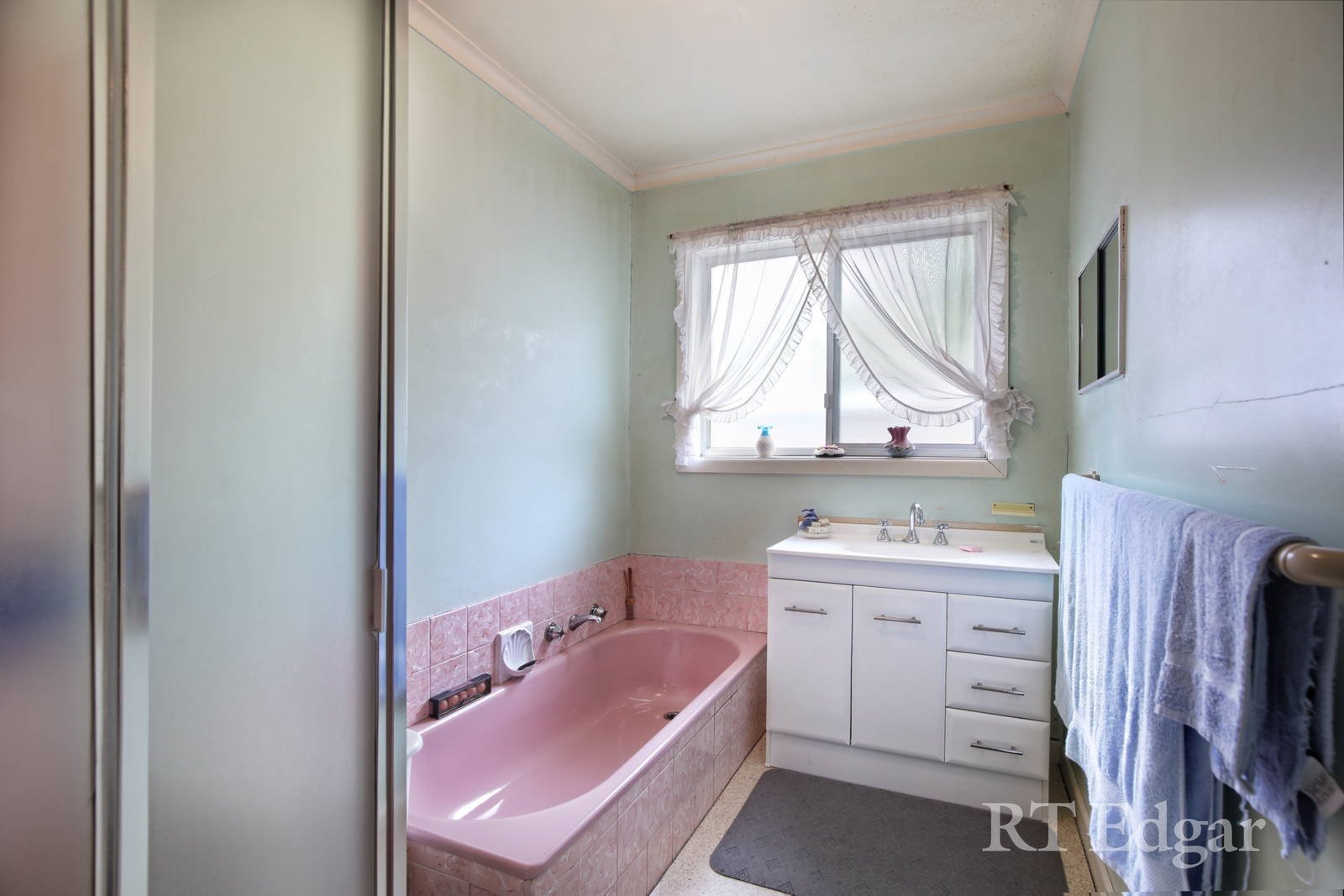 Property Gallery Thumbnail 6