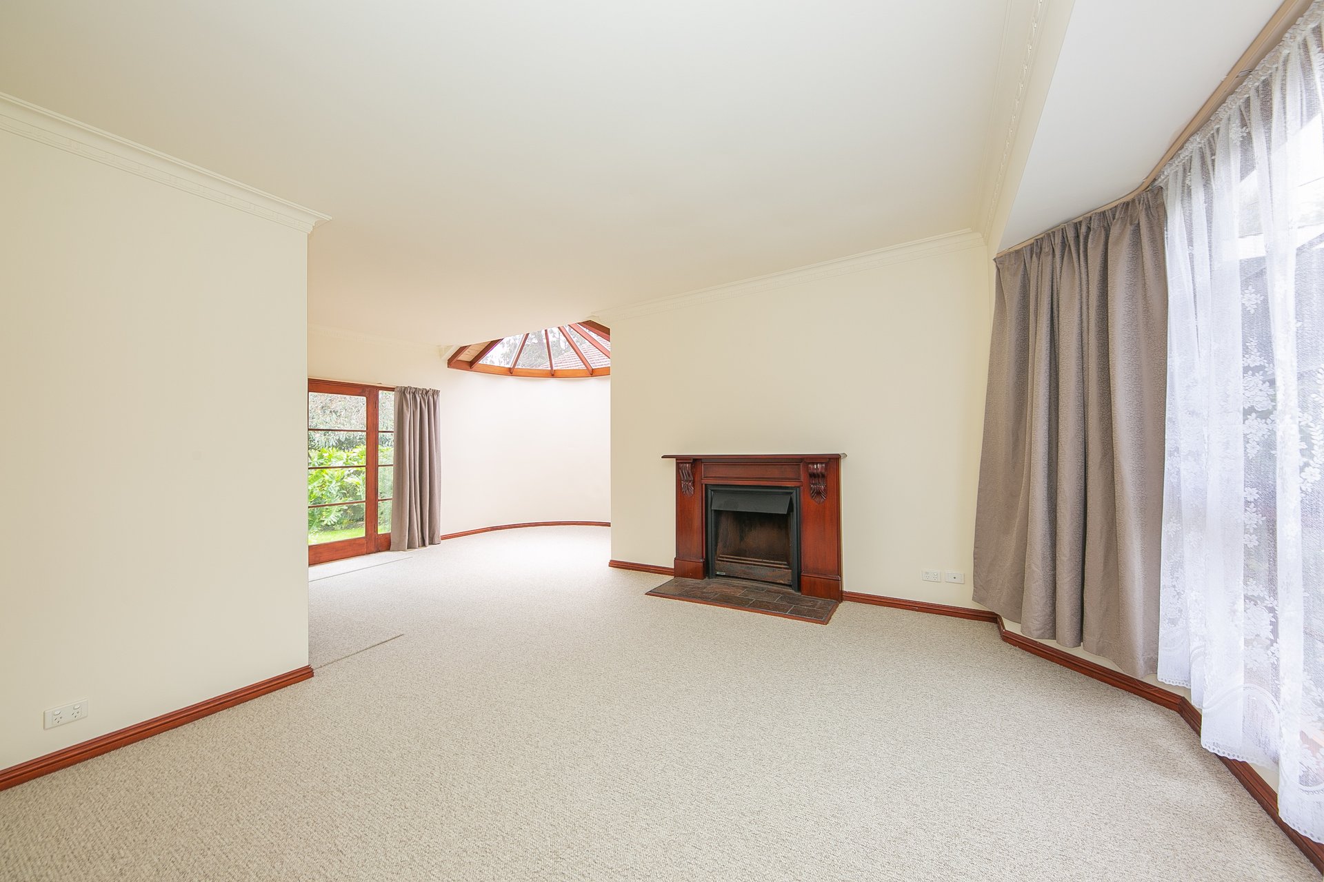 20 Cromwell Court, Blackburn image 2