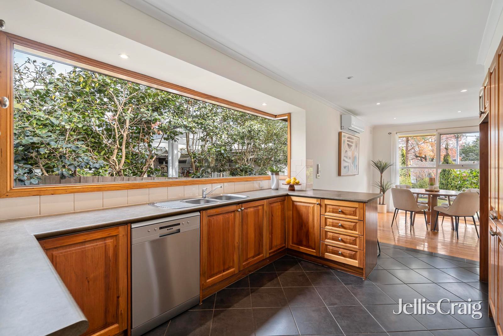 20 Dixon Avenue, Croydon image 5