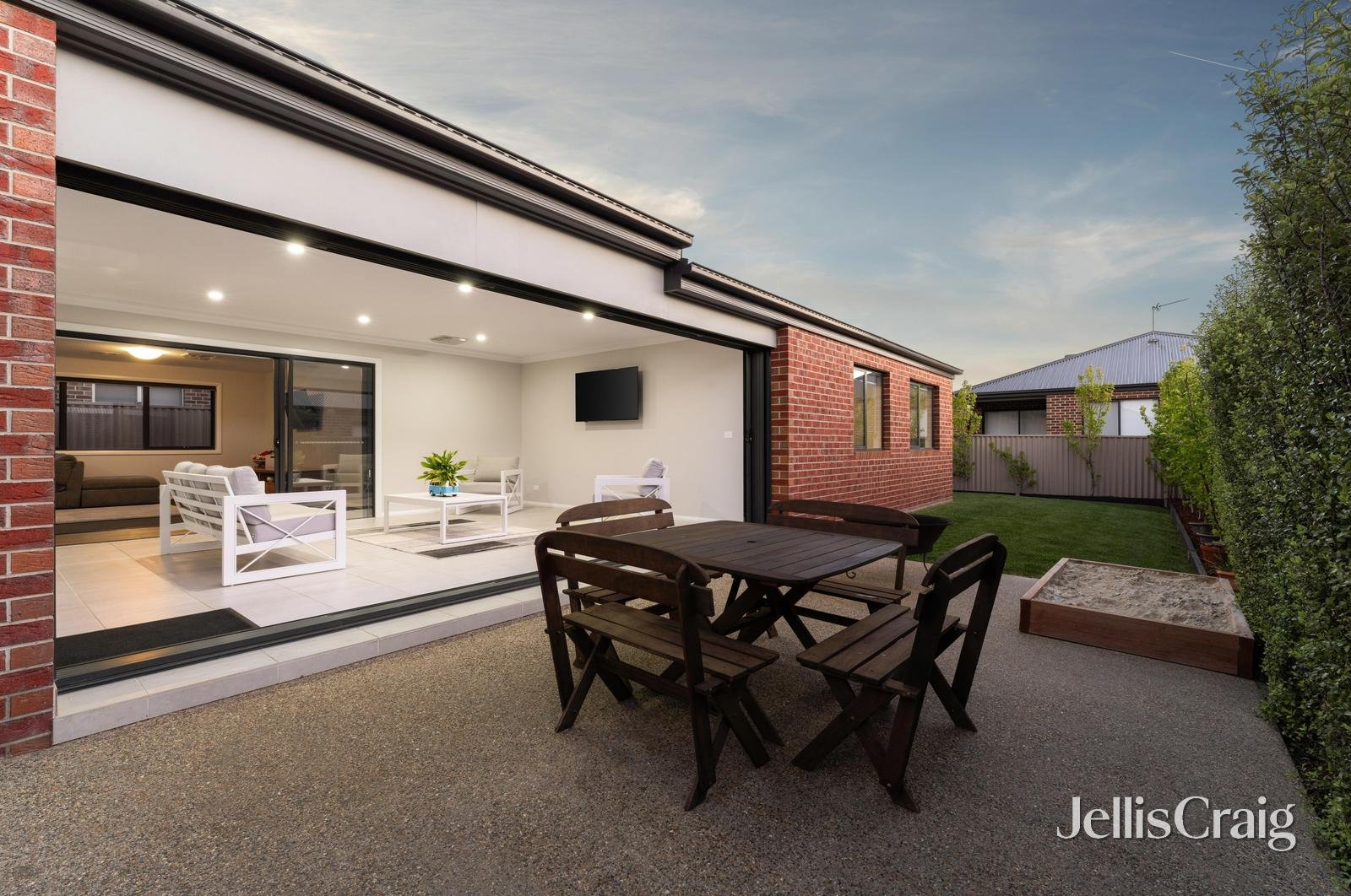 20 Dove Avenue, Winter Valley image 2