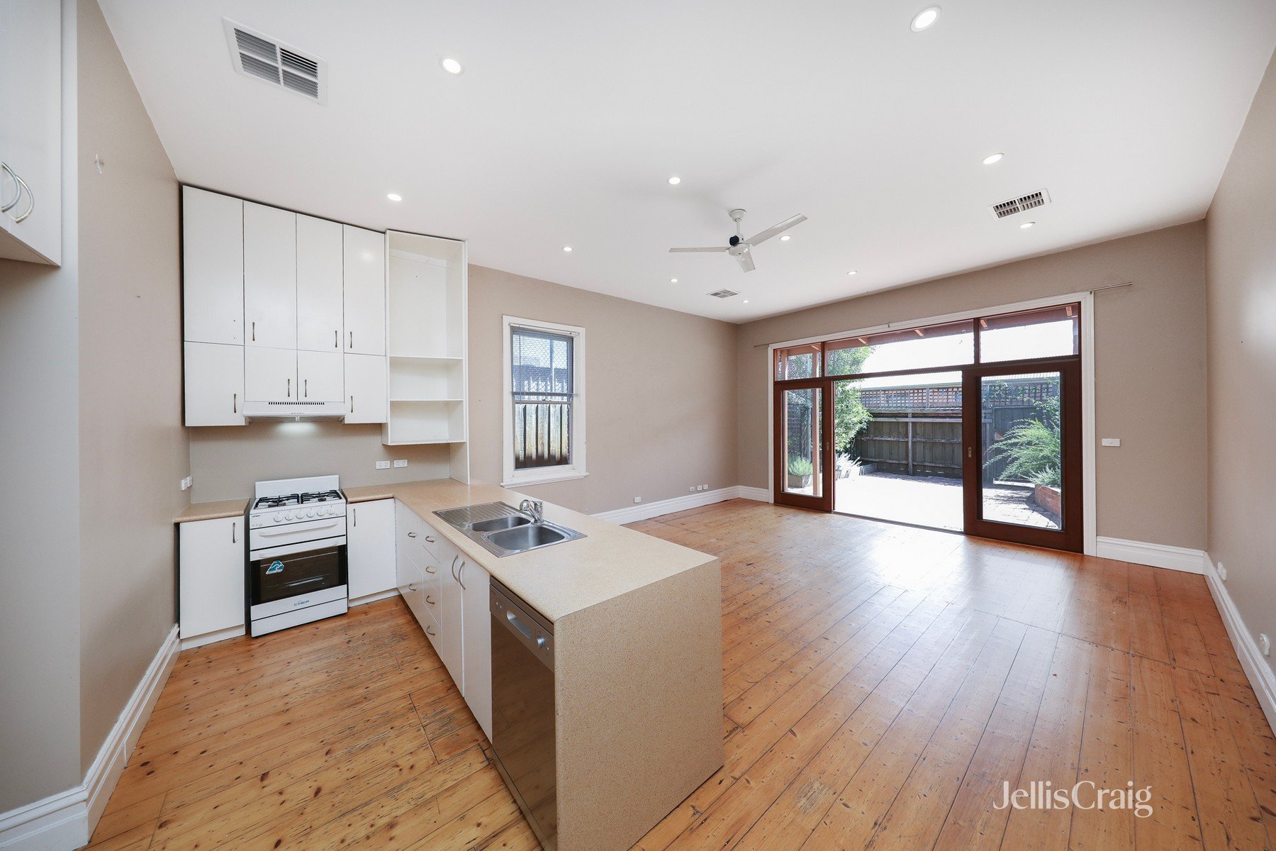 20 Erskine Street, North&nbsp;Melbourne image 2