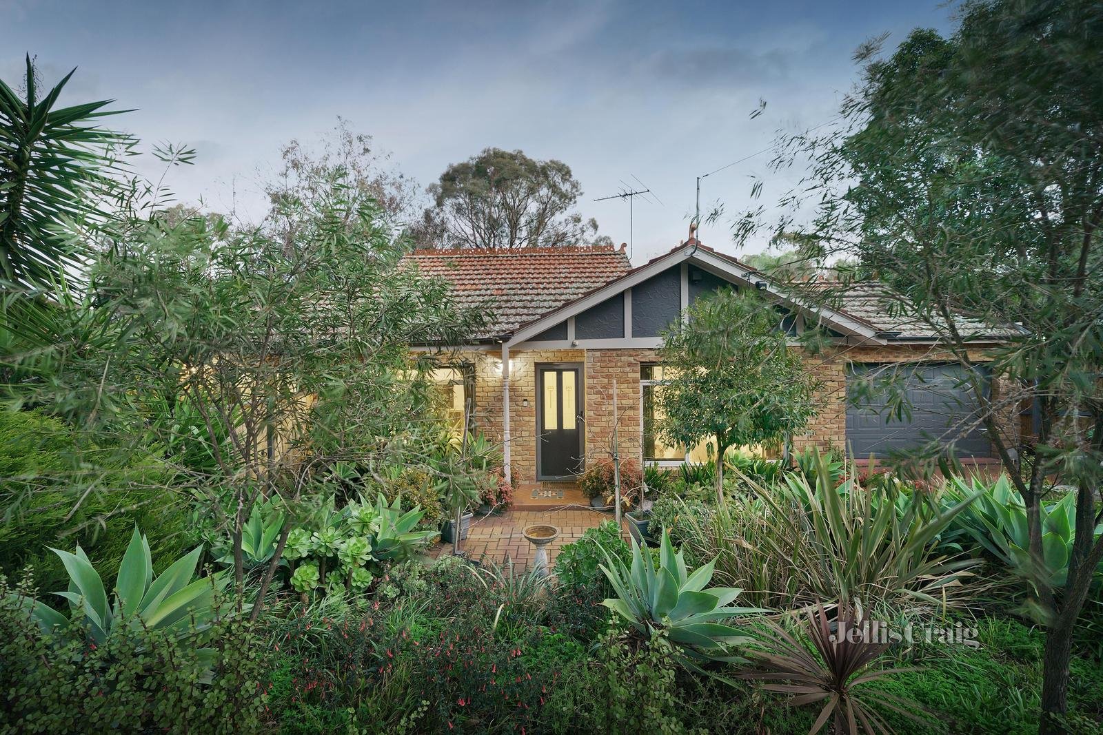 20 Fernside Avenue, Briar Hill image 1
