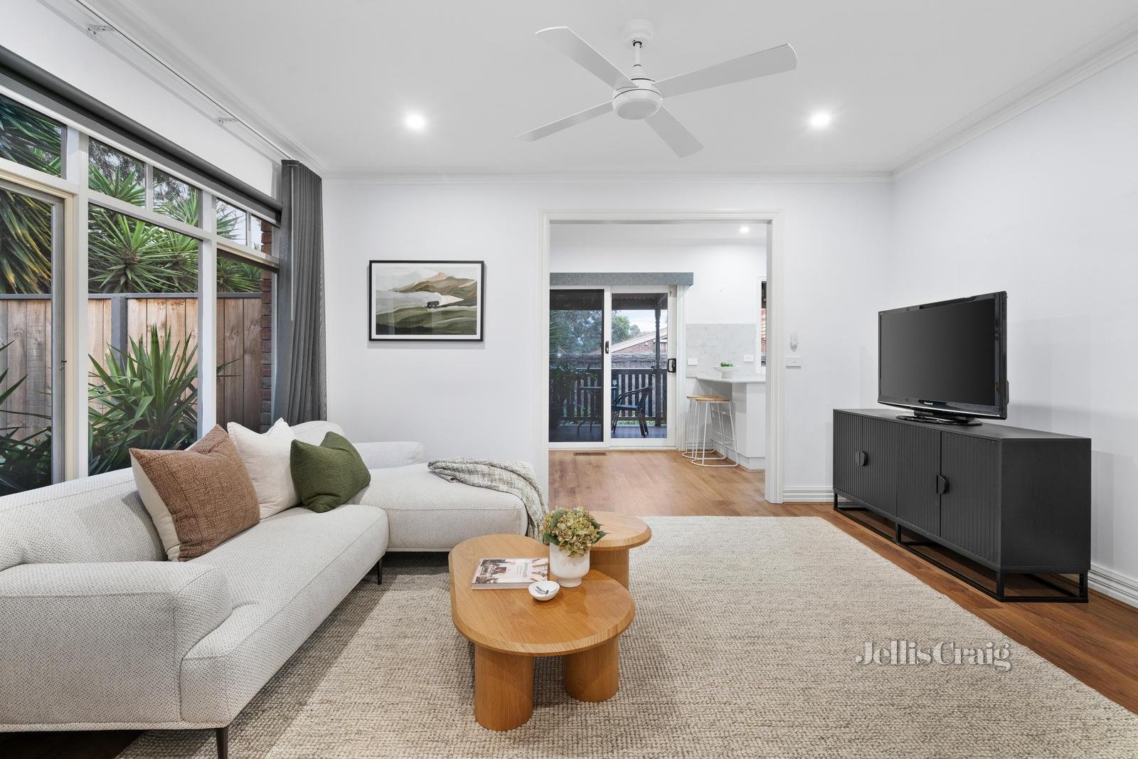 20 Fernside Avenue, Briar Hill image 2