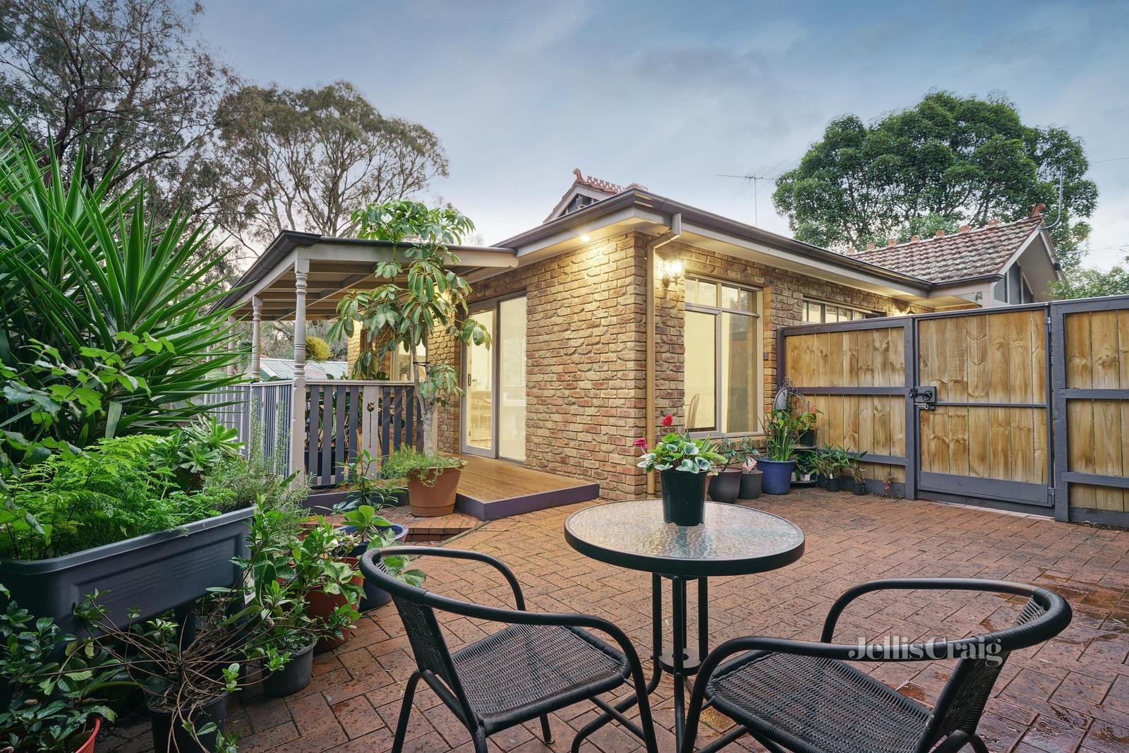 20 Fernside Avenue, Briar Hill image 13