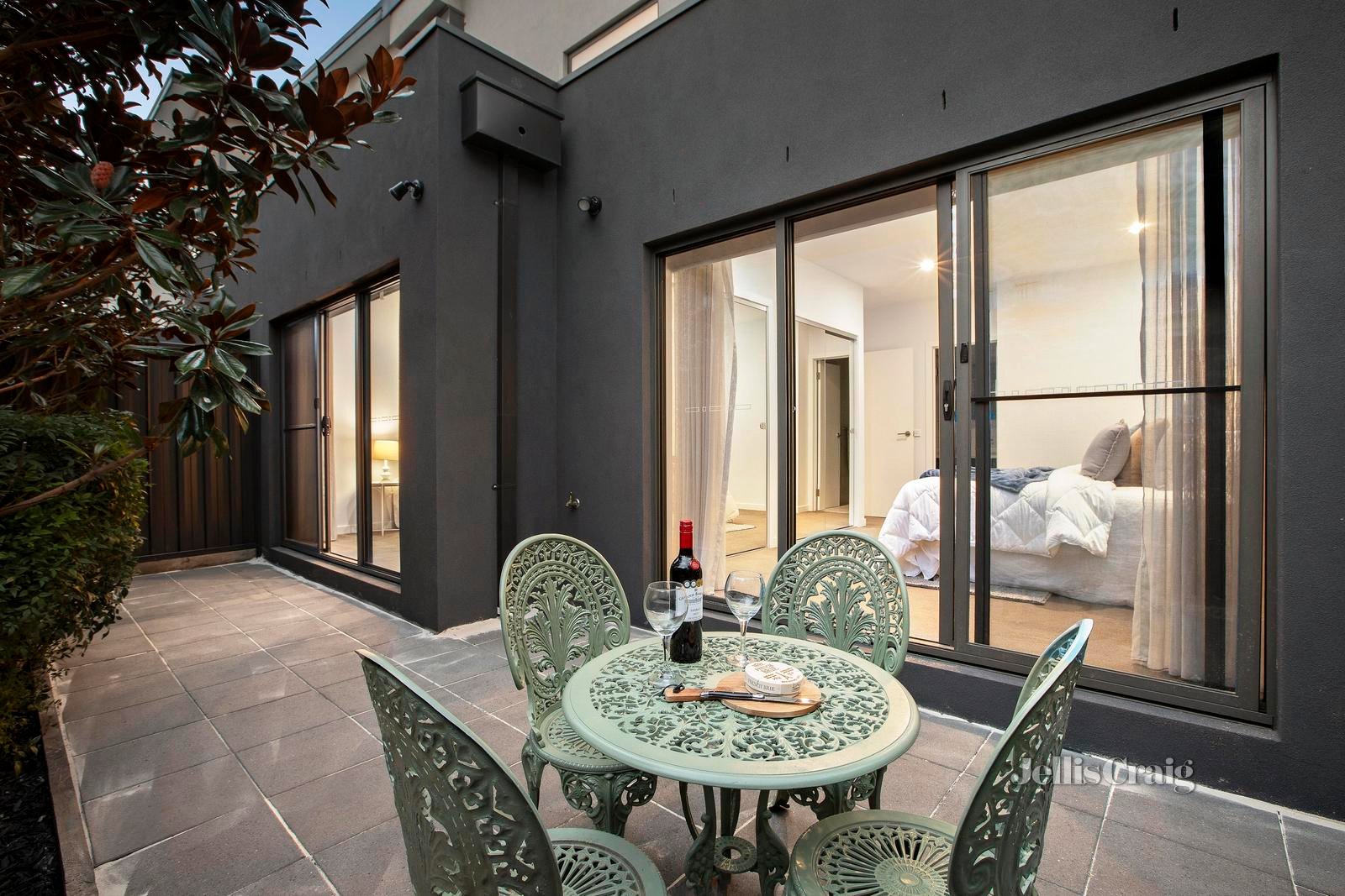 20 Florence Street, Essendon image 8