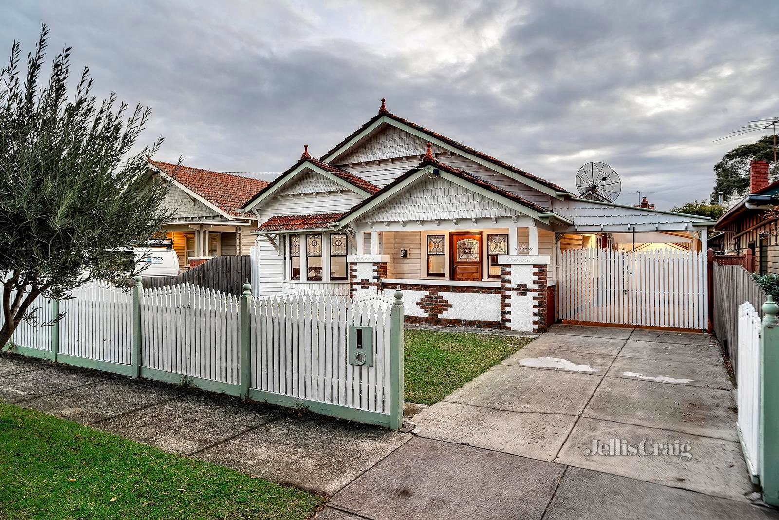 20 Fourth Avenue, Brunswick image 1
