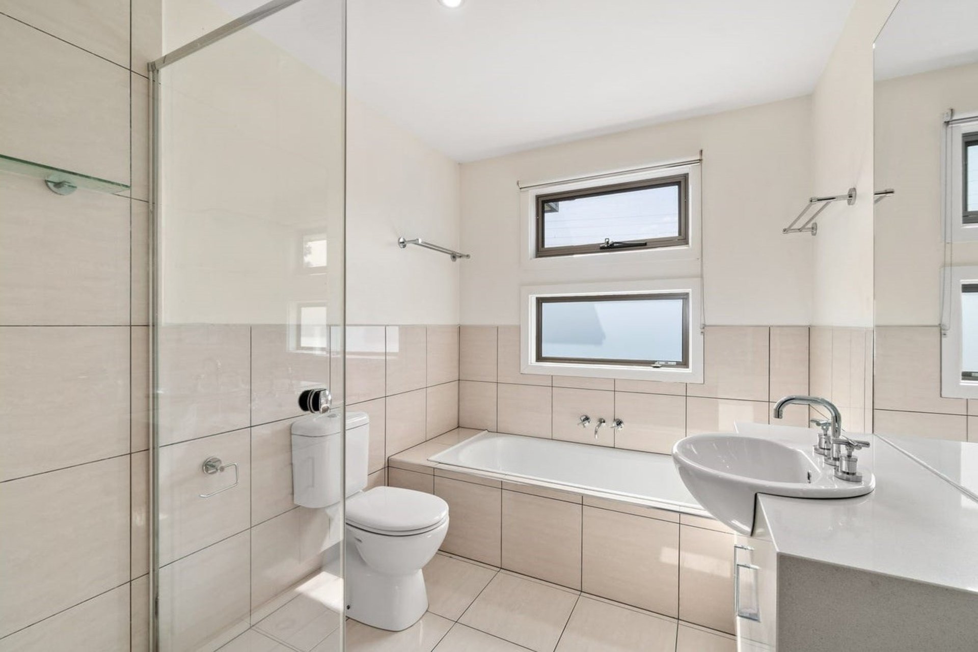 20 Fromhold Drive, Doncaster image 7