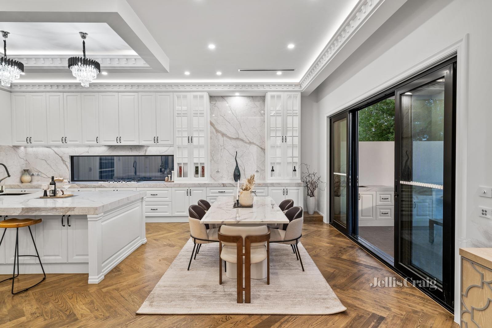 20 Garwain Parade, Glen Waverley image 6