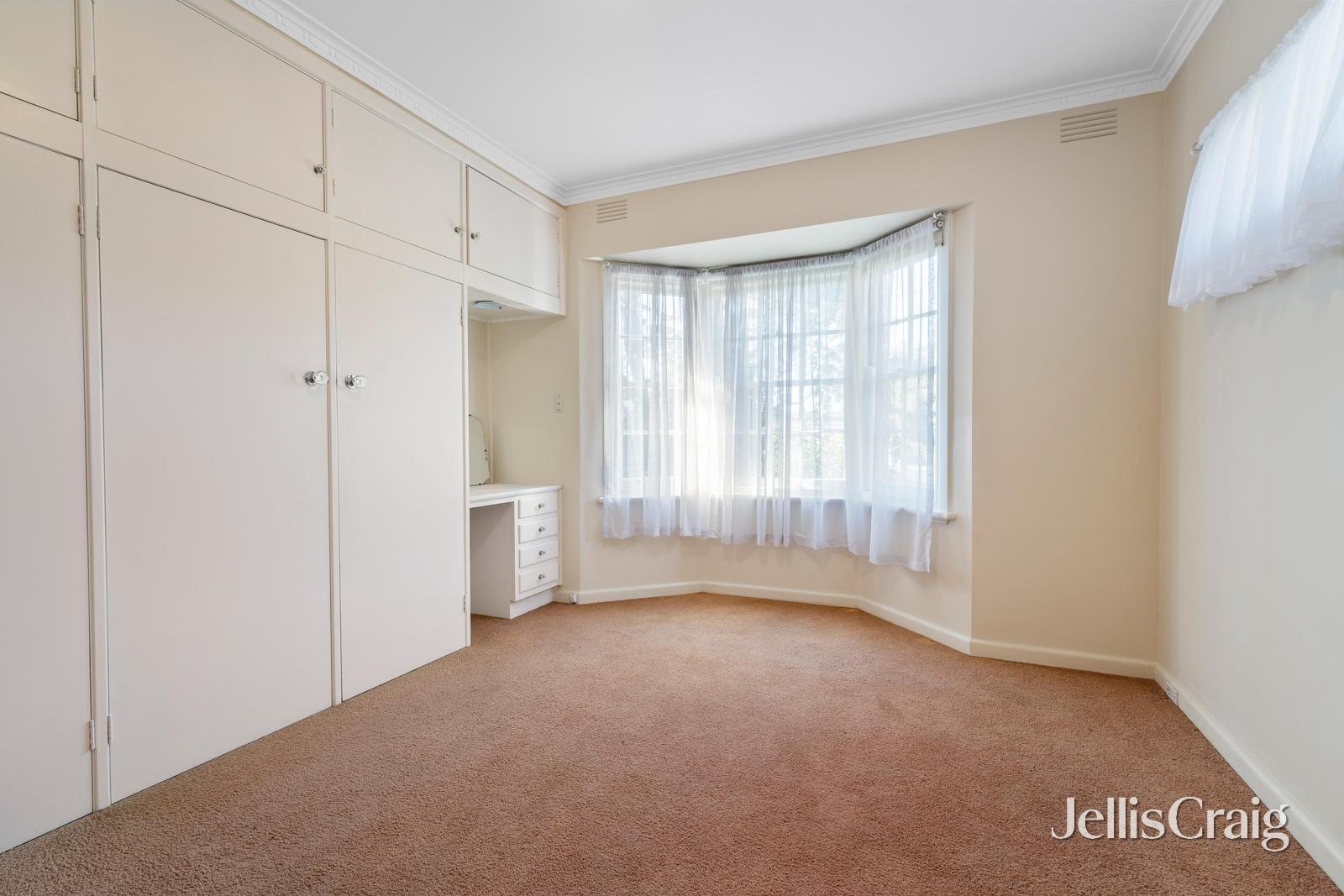 20 Greenways Road, Glen Waverley image 5