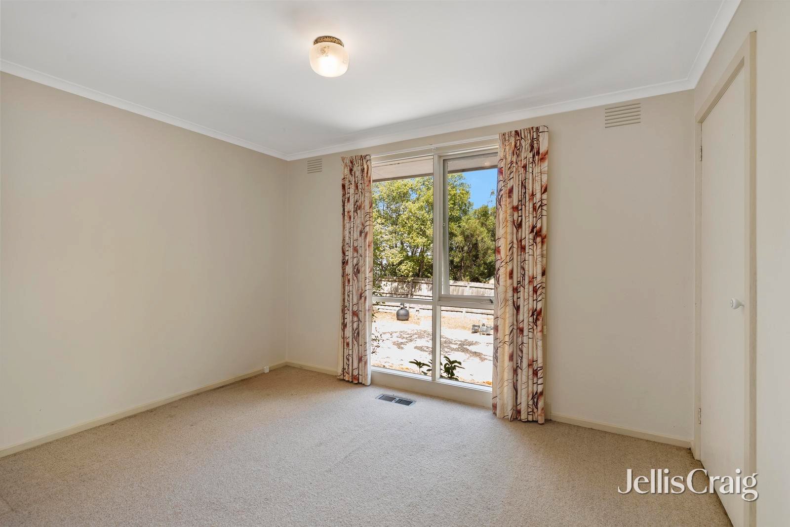 20 Hillside Road, Mount Waverley image 6