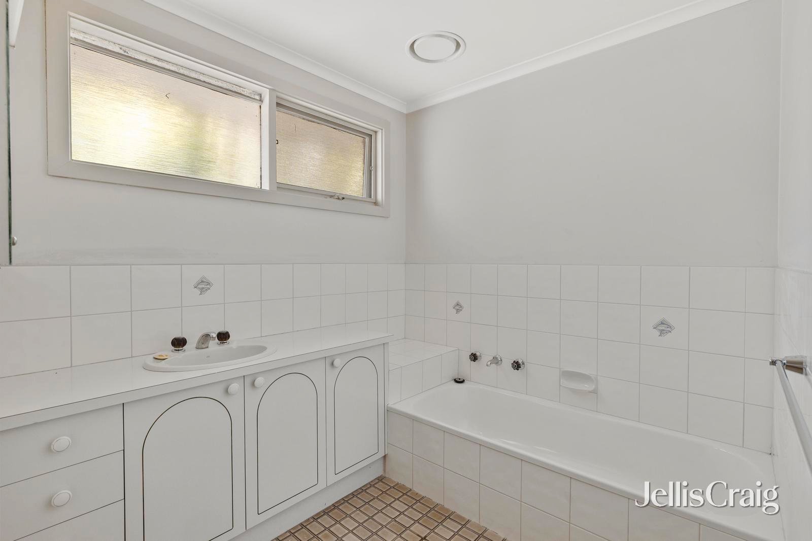 20 Hillside Road, Mount Waverley image 7